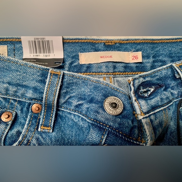 Levi's Women's Premium Wedgie High Rise Jeans NWT - 26 - Picture 6 of 14